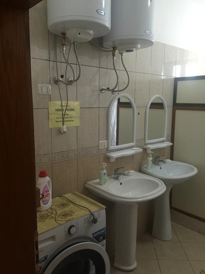 Scutari Hotel *